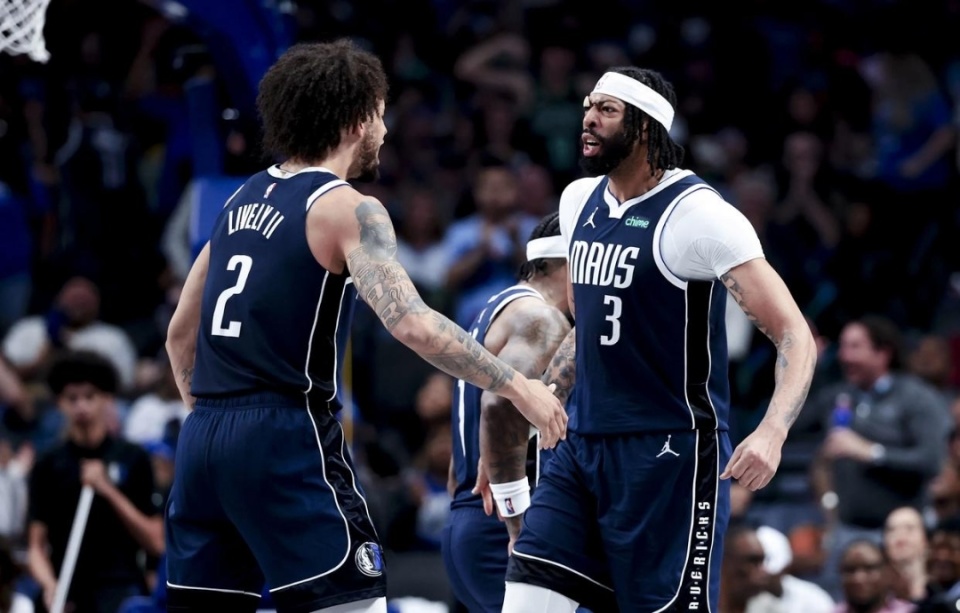 替补席还有, 因为独行侠, 是湖人未来 替补席还有, 因为独行侠, 是湖人未来