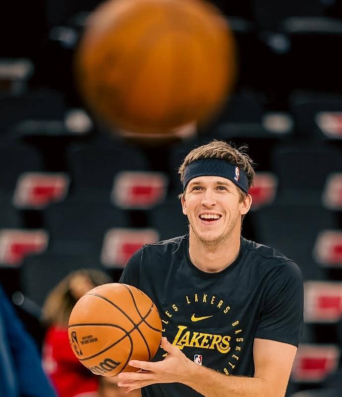 奇完成了提, 休赛期引入 奇完成了提, 休赛期引入