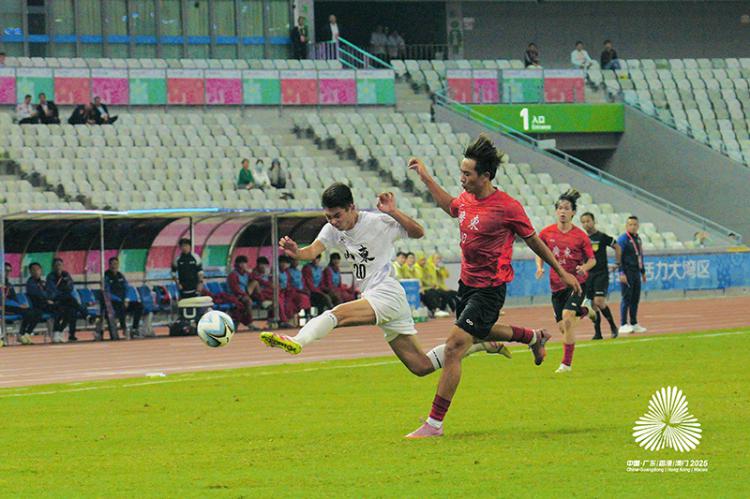 不甘落后的, 赢拿牌, 年第四届中